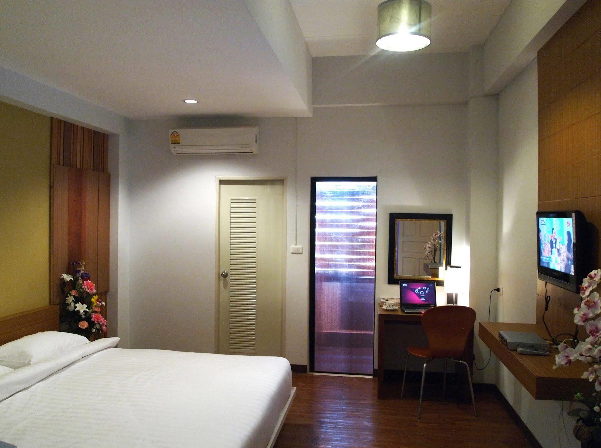 오요 117 킹 원 수완나품 호텔 방콕 외부 사진